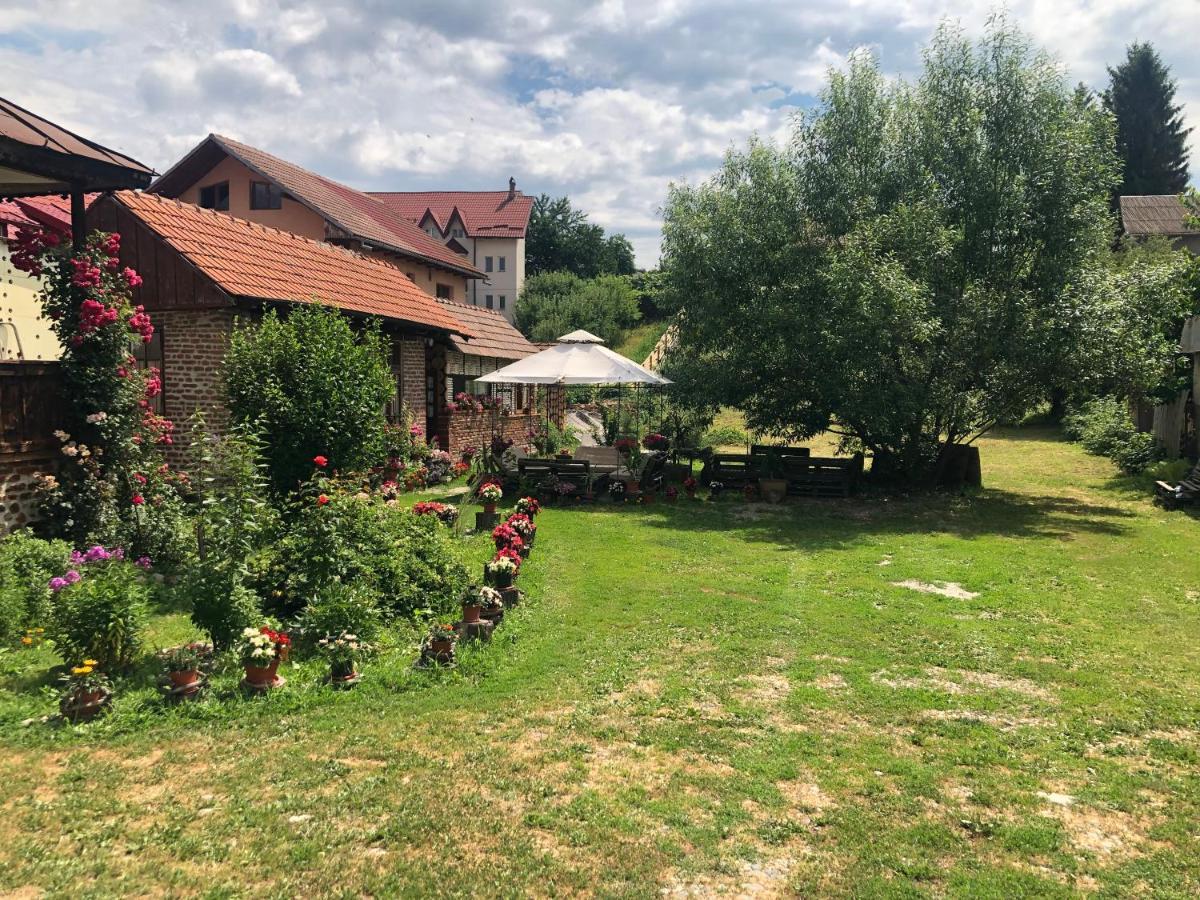 Old Court Villa Curtea De Arges Exterior photo