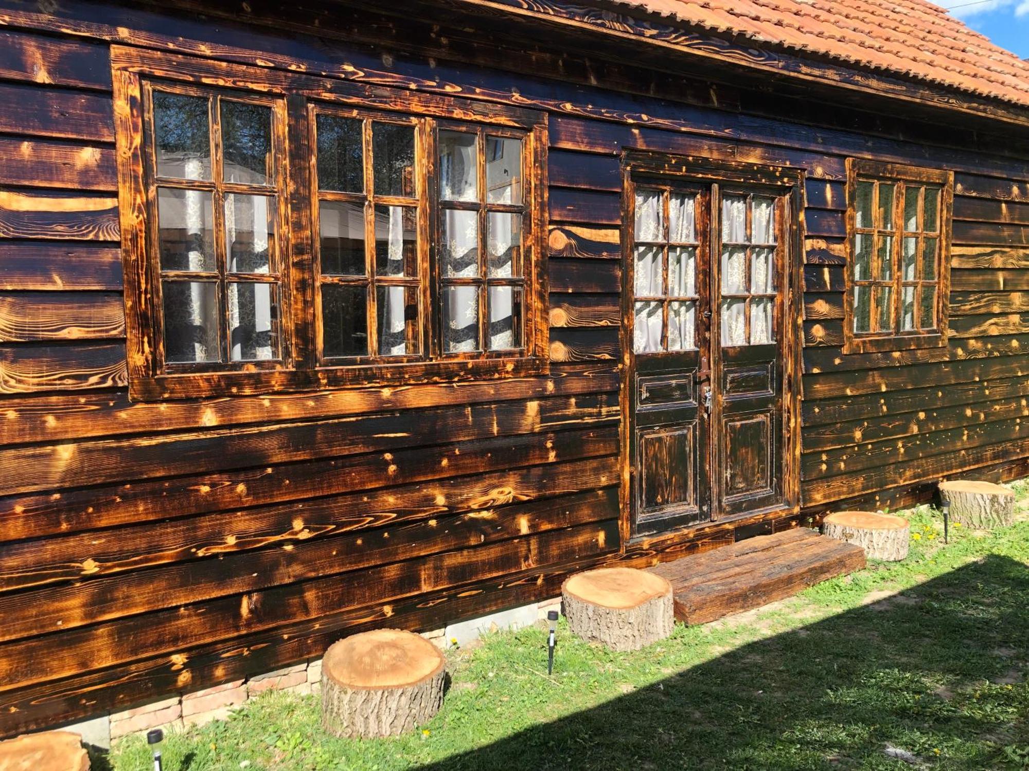 Old Court Villa Curtea De Arges Exterior photo